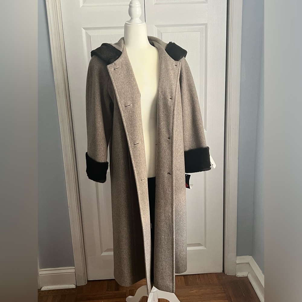 Wool coat with hood